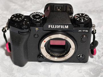 Fujifilm X-T5 4300 scatti in garanzia