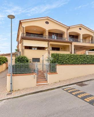 3 LOCALI A SCARLINO