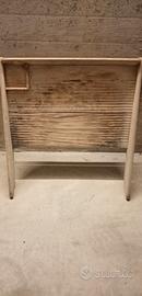 Lavatoio antico, asse lava panni in legno