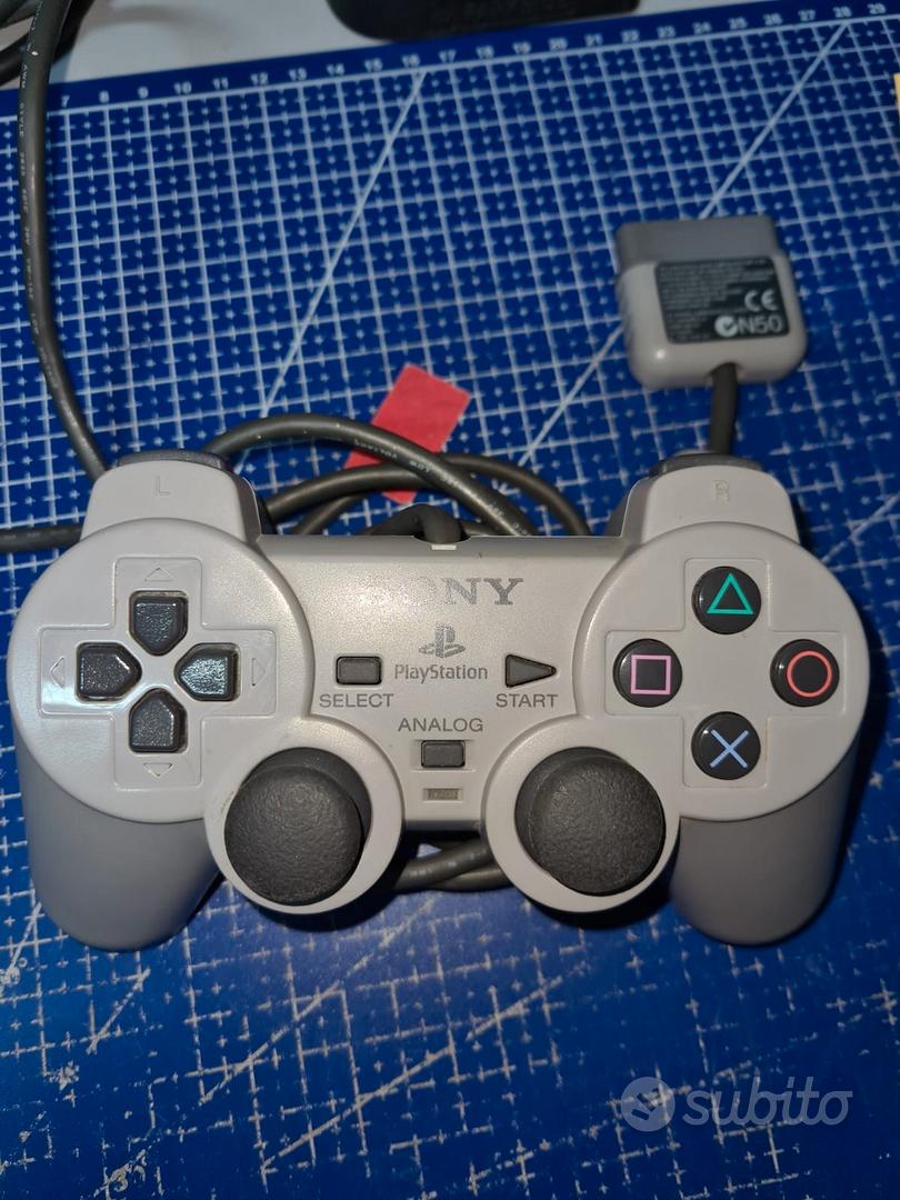 Joystick PS1 versione 1080 e 1180 in blocco usate per 15 EUR su