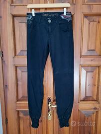 pantaloni desigual
