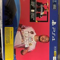 PS4 praticamente nuova