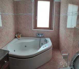 vasca idromassaggio angolare