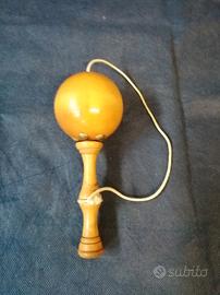 Antico gioco di abilità in legno