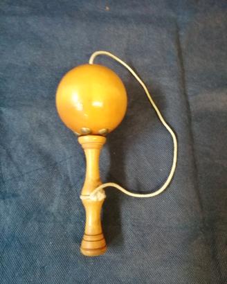 Antico gioco di abilità in legno