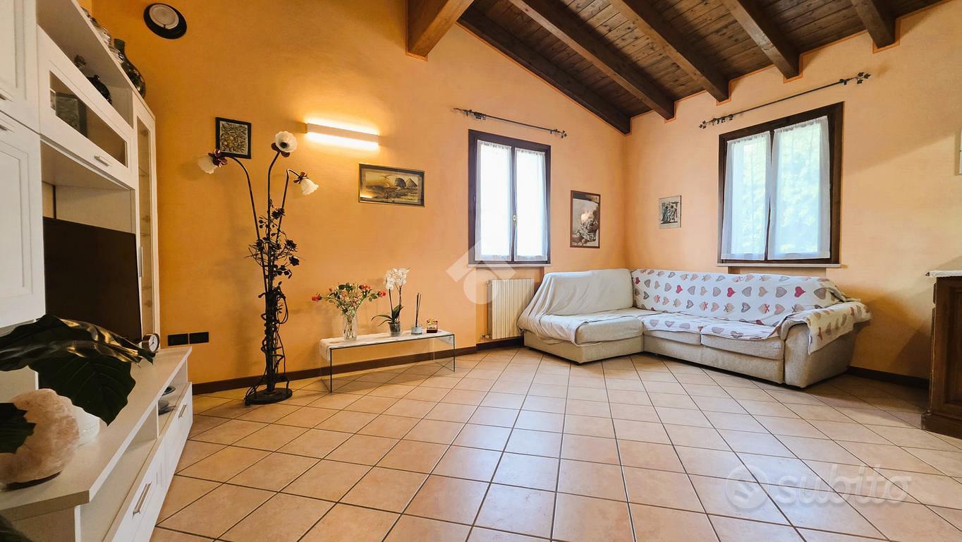 3 LOCALI A BAGNOLO SAN VITO - Vista 2