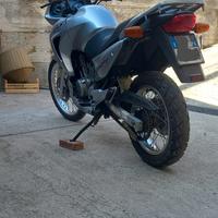 Honda Transalp 650 anno 2000 -leggere bene-