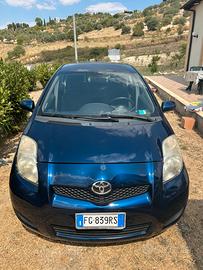 Toyota yaris anno 2010 1.0 69cv