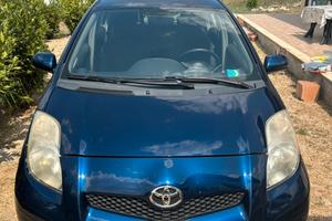 Toyota yaris anno 2010 1.0 69cv