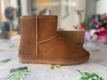 Stivali stile UGG in pelle scamosciata nuovi 40/41