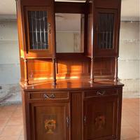 Mobile anrtico con vetrinette e ante