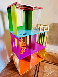 Casetta per bambole colorata in legno