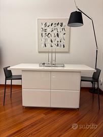 Isola per cucina con sgabelli