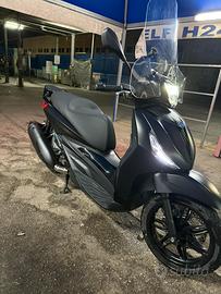 Piaggio Beverly 300 Deep Black 2024