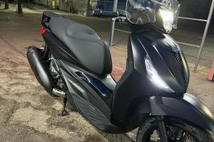 Piaggio Beverly 300 Deep Black 2024
