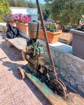 Antica pompa per travaso vino
