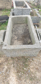 Pile in pietra dura scolpite a mano