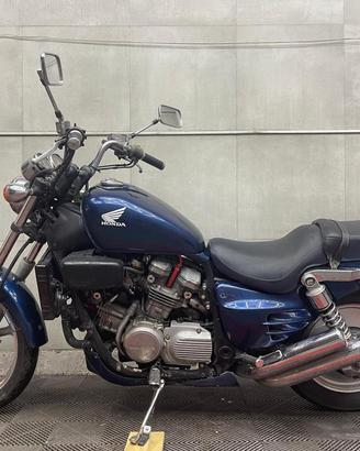 Honda custom vf 750