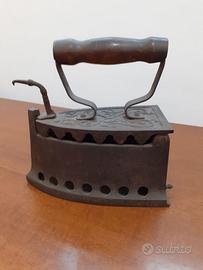 FERRO DA STIRO ANTICO