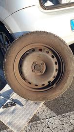 Cerchi da 15" con gomme termiche