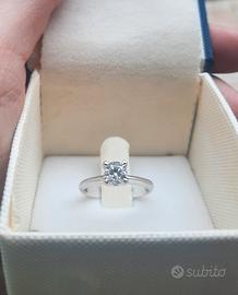 Solitario oro bianco 18 kt diamante  0.55 ct 