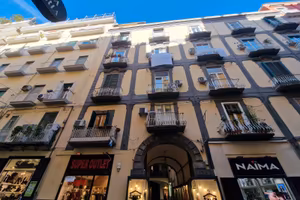 Quadrilocale in Via Chiaia