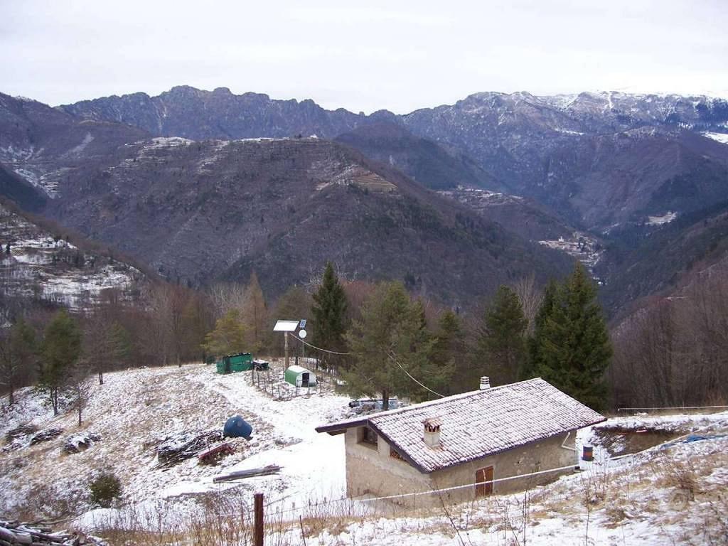 Rustico / Casale di 130 m² con 5 locali e box auto - Altro