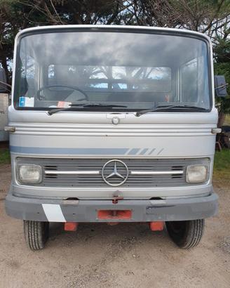 Mercedes 808 anno 1972