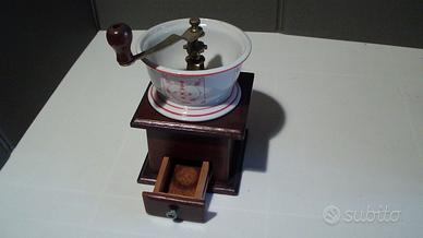 Macina caffè antico in legno e ceramica