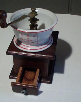 Macina caffè antico in legno e ceramica