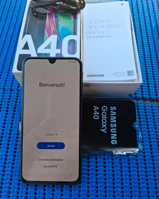 Samsung Galaxy A40 , Display 5.9" Super AMOLED