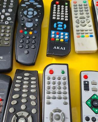 vari modelli telecomandi e caricabatteria Vendv
