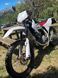 SMEMBRO FANTIC caballero enduro 125 4tempi 2016