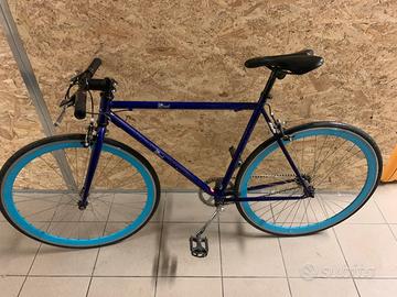 Bicicletta da corsa baci perugina