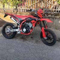 SWM motard SM 125 R 2025 MOTORE A LIQUIDO F.FIN. 0