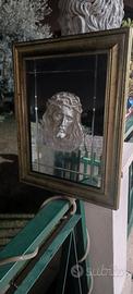 Quadro con rilievo del volto di Gesù