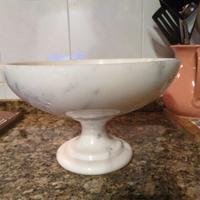 Alzata in marmo bianco di Carrara