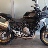 QJ MOTOR SRT 700 SX 2025 e5+