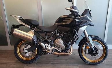 QJ MOTOR SRT 700 SX 2025 e5+