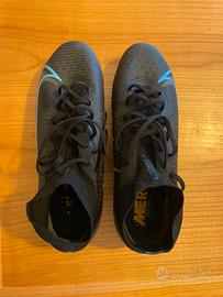 Nike Mercurial numero 40 colore nero e blu