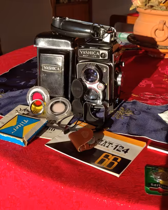 fotocamera Yashica mat 124 