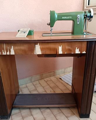 Macchina da cucire Vintage anno 19 marca Borlett52