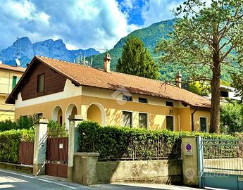 VILLA SINGOLA A MANDELLO DEL LARIO