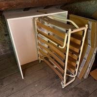 Letto singolo estraibile e a scomparsa con mobile