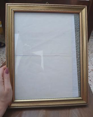 Cornice dorata vintage con doppio vetro 27.5x34 cm