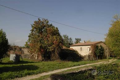 Rustico / Casale di 260 m² con più di 5 locali a S