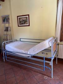Letto ortopedico con sponde