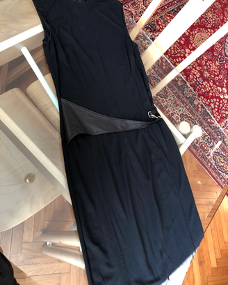 Abito Versace nero a tubino