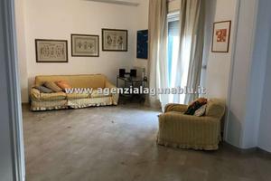 Ampio appartamento con terrazza