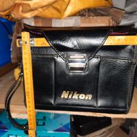 NIKON FE ed EM PERFETTE + ZOOM E OBIETTIVI E BORSA